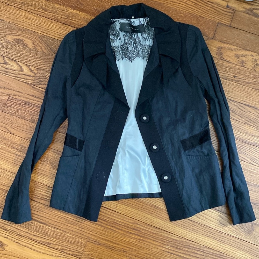 Ellie Tahari Blazer - Black - size 6 - like new - light fabric - fitted look